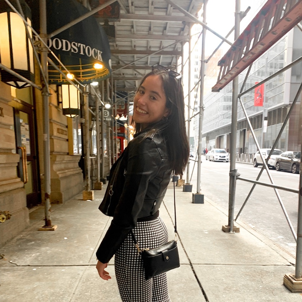 Meet your Posher, Ariana